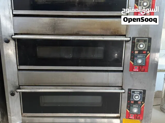 فرن ثلاث طبقات وفرن مناقيش