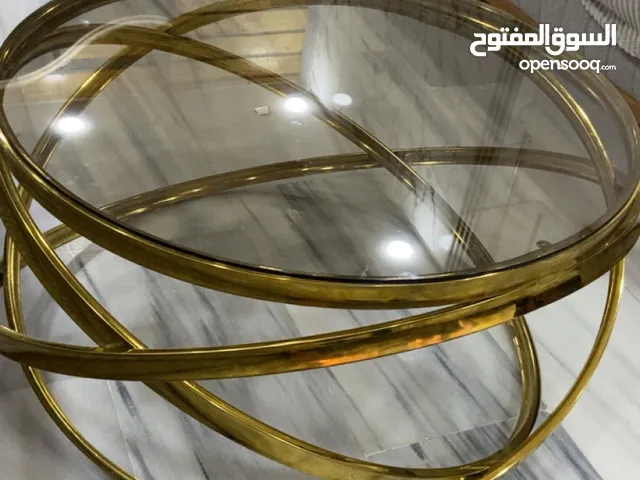 طاولة للبيع