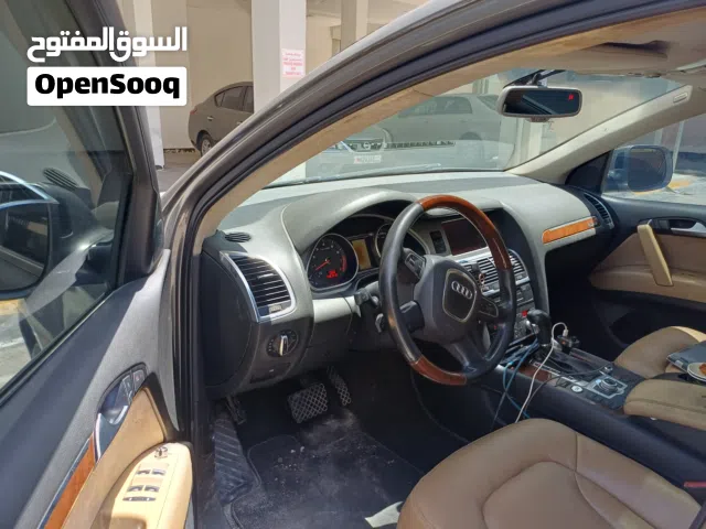 2011 أودي Q7 SQ7
