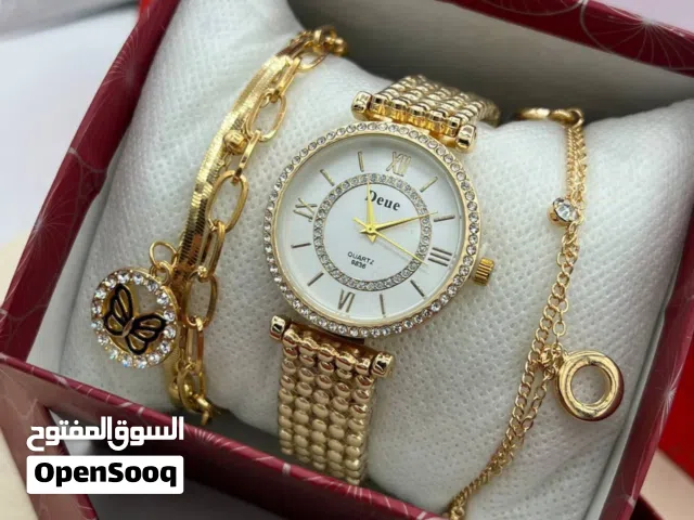 اكتشف الأناقة والدقة مع هذه الساعة الرائعة! ساعة تجمع بين التصميم العصري والفخامة الكلاسيكية، مصنوعة