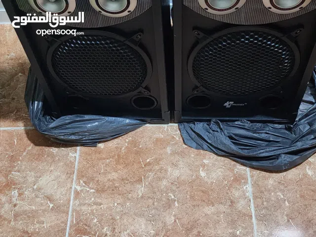 مكبرات صوت عدد اثنان للحفلات والمناسبات