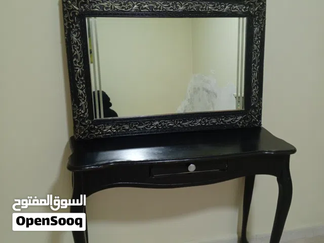 بيرو مع مراي خشب سويد للبيع