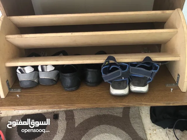 طاوله كنادر خشب بلوط السعر10 ليرات