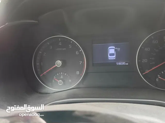 السياره نظيفه مستخدمه شخصي فقط