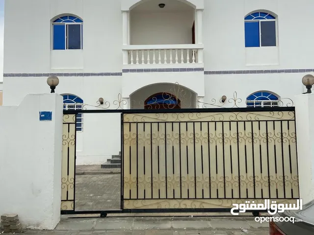 400m2 More than 6 bedrooms Villa for Rent in Muscat Amerat