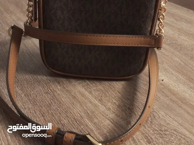 Michael kors jet set medium crossbody  Only  55 JD  للتواصل واتساب فقط لاني خارج الاردن