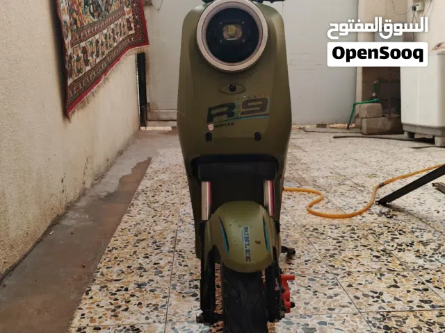 سلام عليكم دراجه ار9 شحن أقراء الوصف