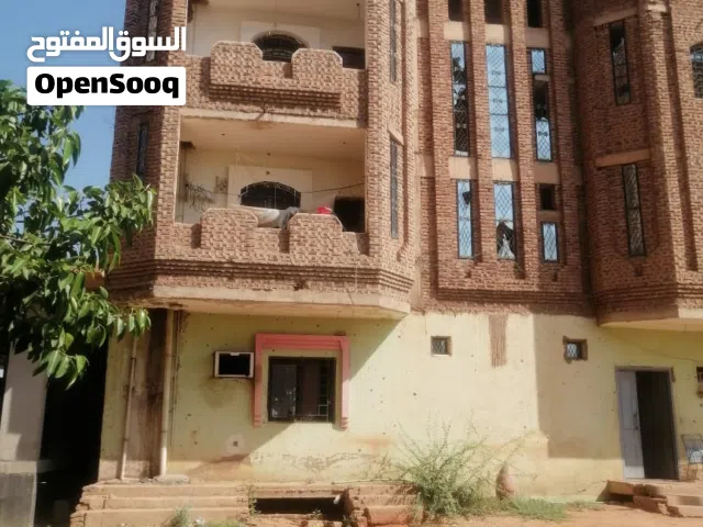 عمارة للبيع في أمدرمان – الملازمين المساحة: 300 متر عدد الطوابق: 3 طوابق طابقين مشطبين بالكامل ا