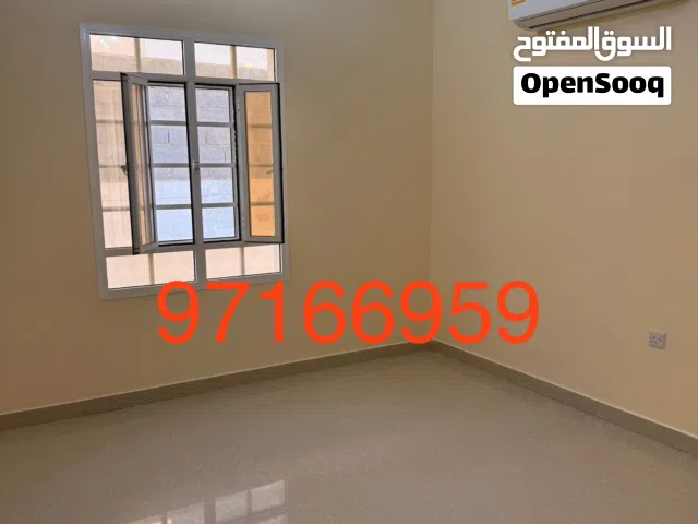 شقة طابق الاول للايجار مقابل جامع الصالحين المعبيلة 3 غرف ومجلس (شقة رقم 4)