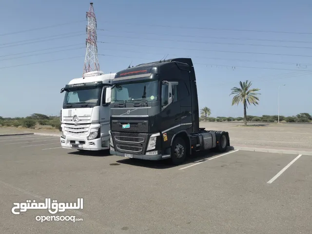 Tractor Unit Volvo 2014 in Muscat
