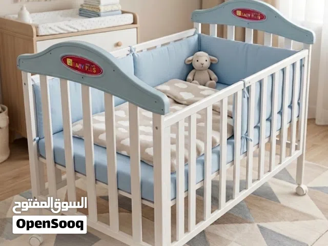 سرير للأطفال الرضع وحديثي الولادة