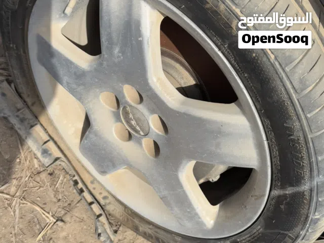 للبيع قطع غيار