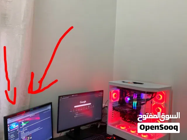 شاشة لدسكورد اًو لي عرض اداء الكمبيوتر 22 بوصه.  وفيها سبيكرات