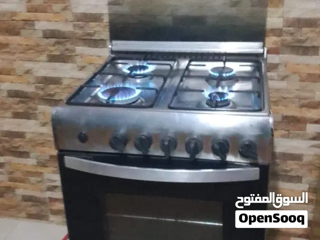 فرن غاز مستعمل بحال جيده شغال 100% الموقع داخل اربد النوعيه ايطالي
