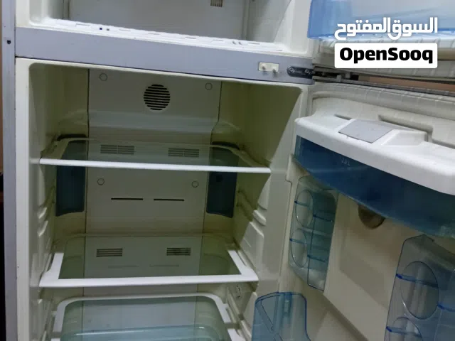 ثلاجه بحاله جيده جدا للبيع شغاله بالكامل السعر 70 دينار الموقع صويلح