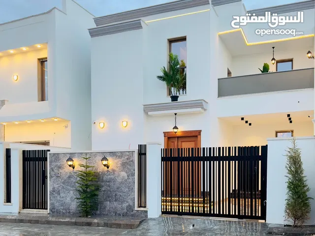 315 m2 5 Bedrooms Townhouse for Sale in Tripoli Ain Zara