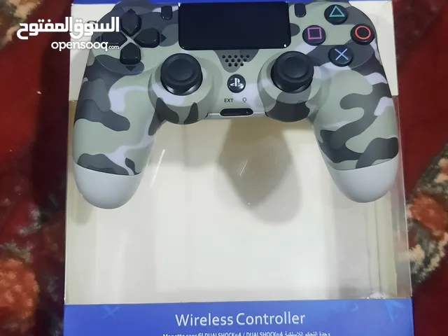 جوستك ps4 برو جديده ما مستخدمه ب 35 وبيها مجال