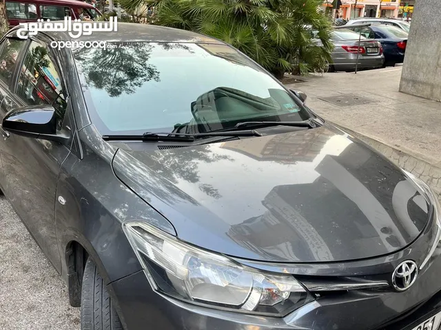 Toyota Yaris 2018 in a very good condition super clean BUMC source Screen carplay Tires anti rain