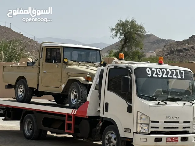 Tow Truck Isuzu 2015 in Al Sharqiya