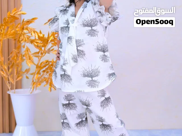 طقم شميز معا البنطلون لون ابيض