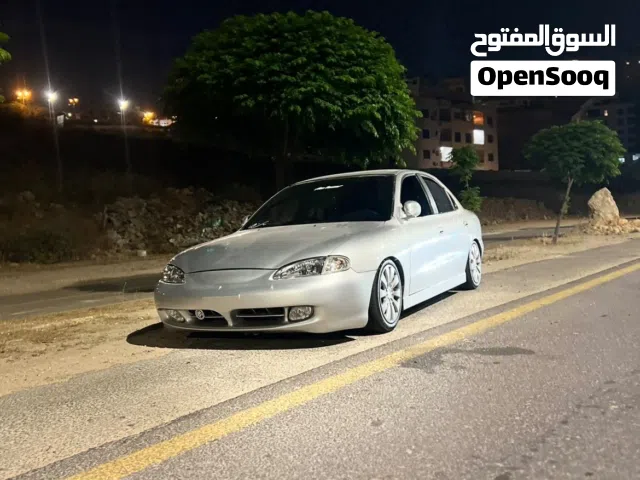 1997 هيونداي افانتي Standard