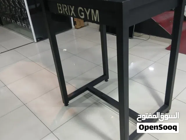 طاولة مكاسرة اصليه ثقيله جدا مميزة جدا