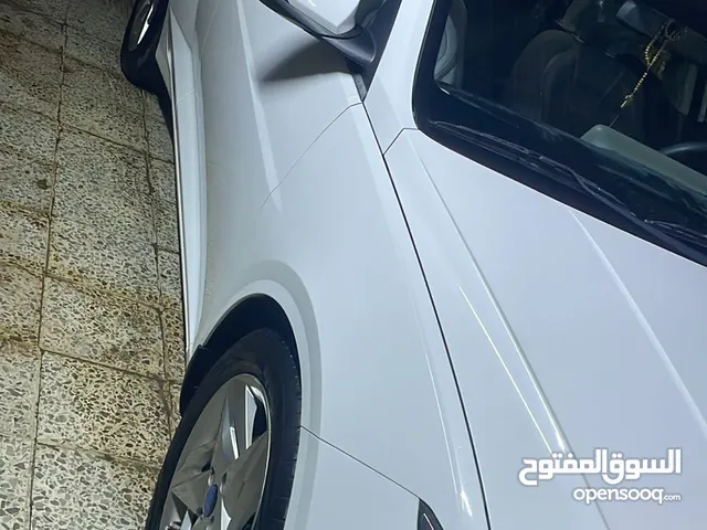 سيارة للبيع