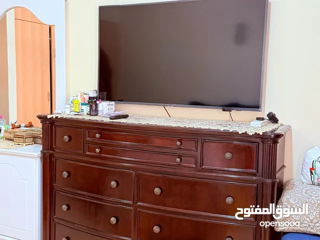غرفة نوم ملكية +فرشة جل طبية +2كومودينة +2 ديفرسوار كبير