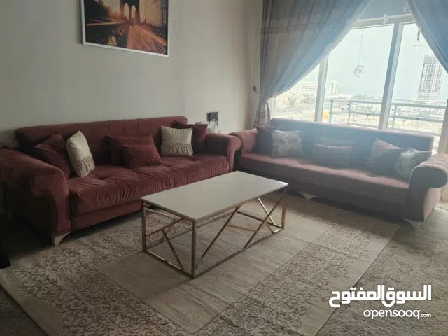 طقم كنب مصنوع من الخشب 8 مقاعد