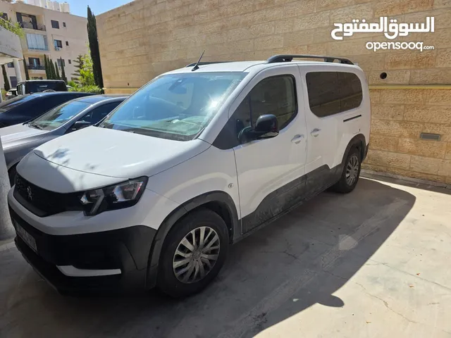 بيجو ريفتر 2023