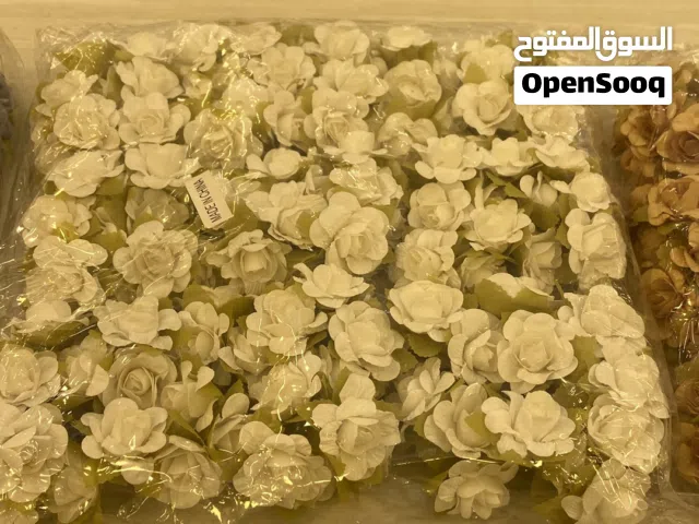 ورد صناعي صغير للزينة