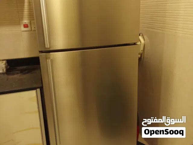 ثلاجة  Kelon Refrigerator(طراز KRD-49WRS): سعة كبيرة 490 لتراً: بحالة شبه جديدة Semi Brand New