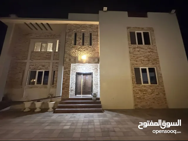 603 m2 More than 6 bedrooms Villa for Sale in Al Dakhiliya Bidbid