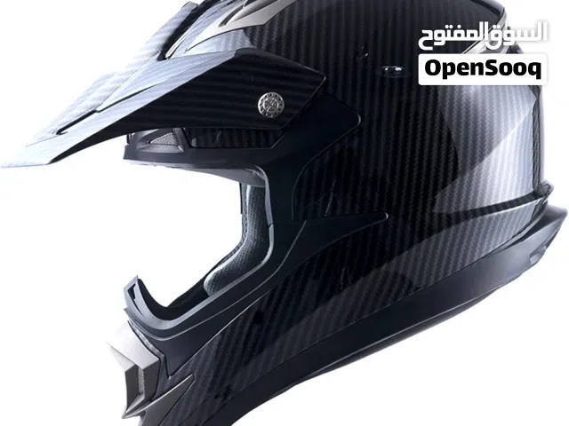 للبيع خوذة كاربون فايبر شبه جديدة وعليها ختم مطابقة شروط الأمن والسلامة