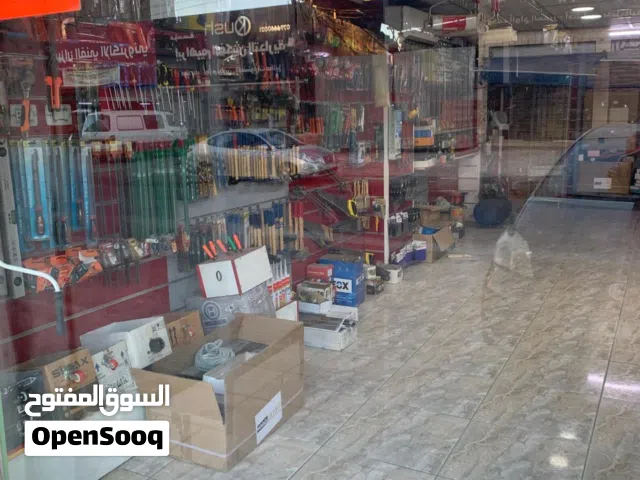 محل تجاري للبيع مع الديكور الوحدات  دخلة رشاد مساحته 44 متر مربع مع سده واجه سكريت مصعد كهرباء حمام