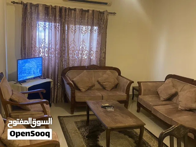 شارع شهداء الحرم خلف مكدونلدز عبدالله غوشة وخلف كشمير وفندق جنيفا قريب من شارع مكة والسابع موقع حيوي