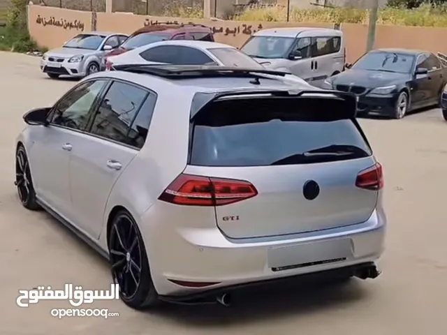 مطلوب جولف شكات 2000 بالشهر