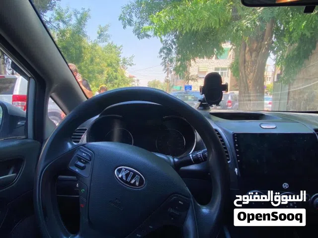 2017 كيا سيراتو Standard