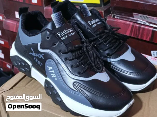 حذاء رياضي محترف