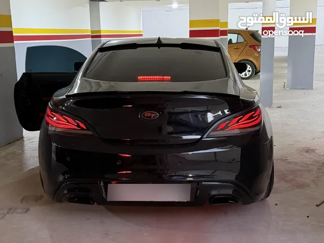 هونداي جينسيس 2000 تيربو موديل 2010 لون اسود