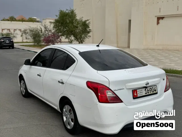 2020 نيسان صني Standard