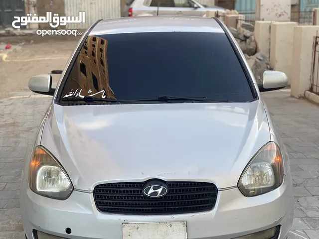 للبيع هونداي اكسنت 2011 امريكي بترول مكينة 1600cc اقتصادية الموقع عدن المنصوره
