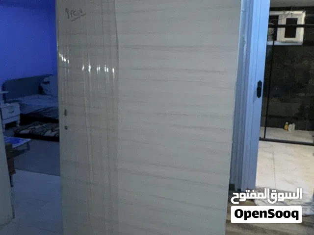 للبيع باب خشب