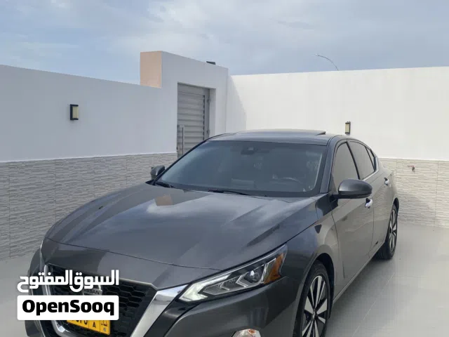 2022 نيسان التيما SV
