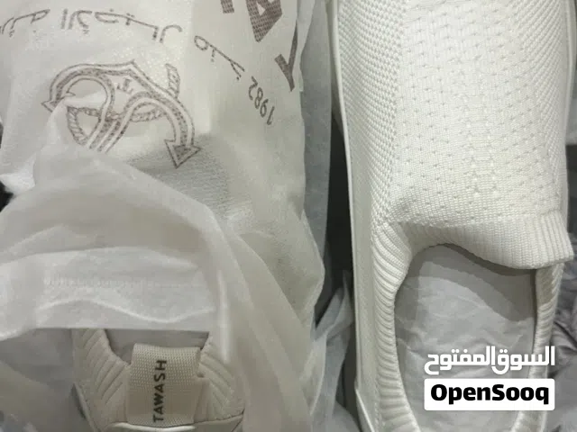 يتوفر جوتي الطواش قياس 46 جديد
