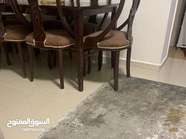 طاولة سفرة مع كراسي