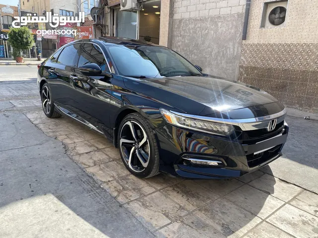 هوندا اكورد تورنج مواصفات خاصة موديل 2019 بحاله الوكاله المسافه المقطوعه 72 الف كيلو