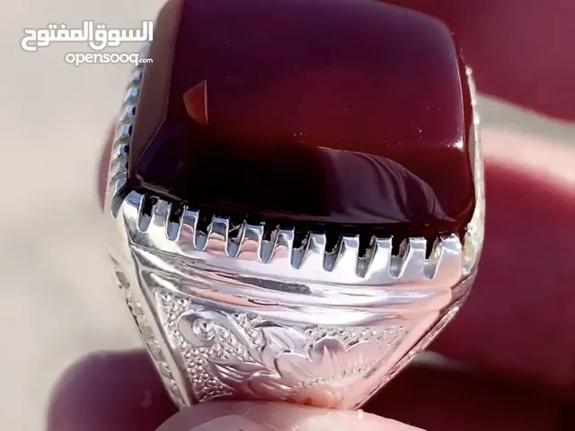 خاتم الملوك واعلى درجات الفخامه عقيق كبدي زعفراني يماني ملكي مرصع بالألماس