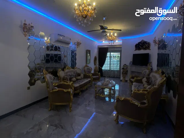 بيت جديد للبيع مساحه 289 م حي الجامعة قرب جامع بر الوالدين