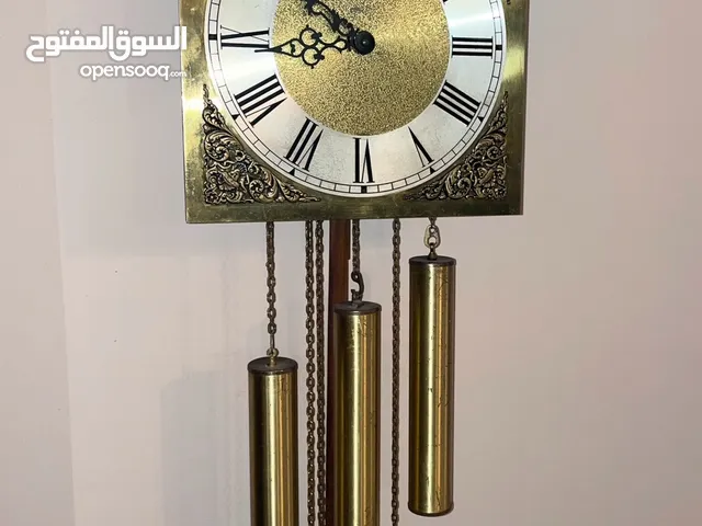 ساعة حائط بندول المانية مميزة. التفاصيل داخل الوصف.